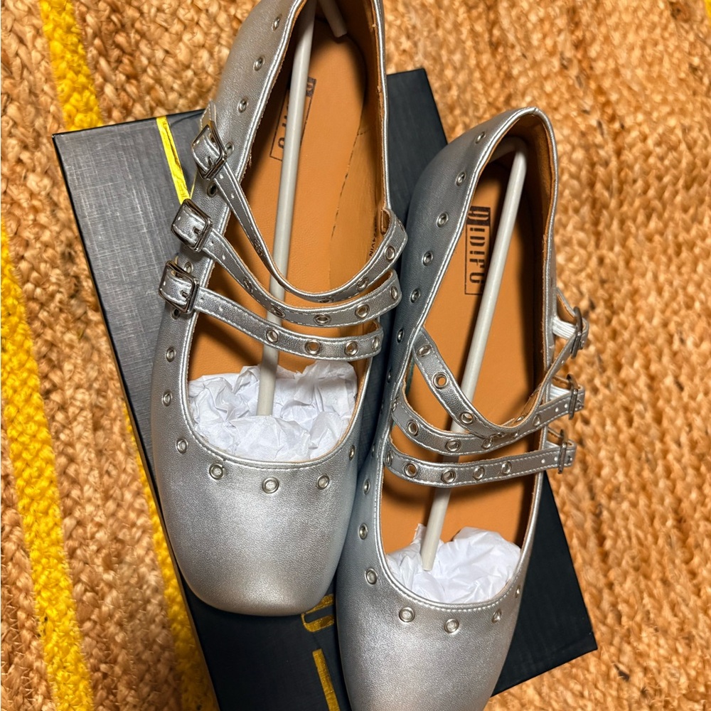 Stylish Silver Women's Shoes